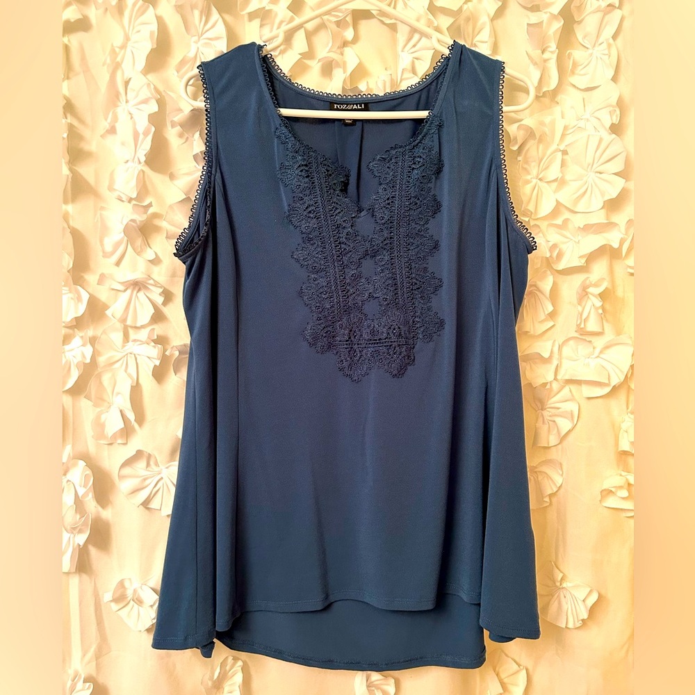 Detail dressy tank